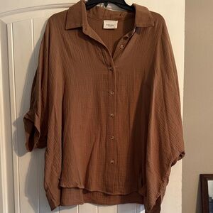 Andree Brown Button-Up Blouse‎
